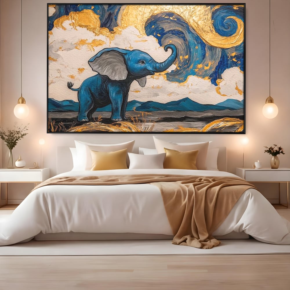 Tablou canvas cu tablou canvas cu elefant albastru, in rama de aluminiu negru, pe perete intr-un dormitor
